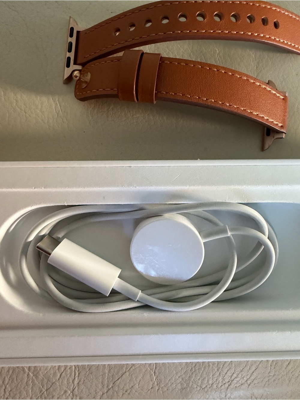 Apple Brown Leather Watch Band with White Magnetic USB-C Charger